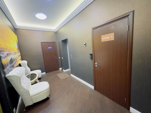 комерційна за адресою Євгена Коновальця вул. (Щорса), 44Б