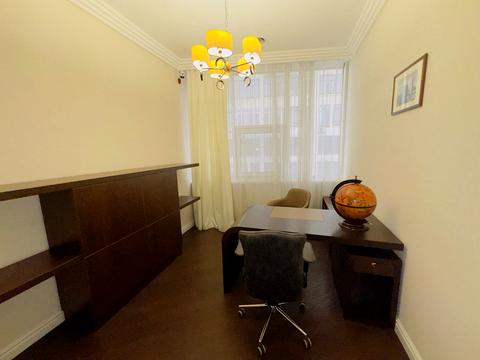 комерційна за адресою Євгена Коновальця вул. (Щорса), 44Б