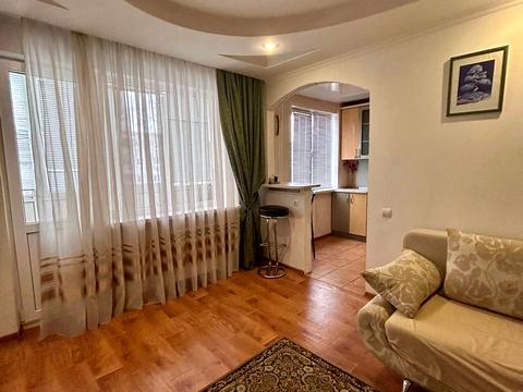 квартира за адресою Івана Мазепи вул. (Мануїльського), 88