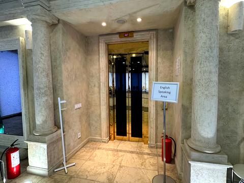 комерційна за адресою Ніни Строкатої вул. (Буніна), 10