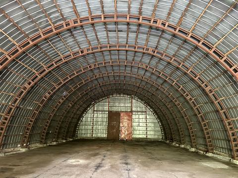 комерційна за адресою Миру, 4