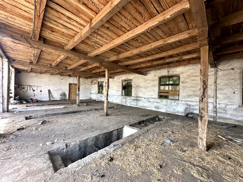 комерційна за адресою Миру, 4