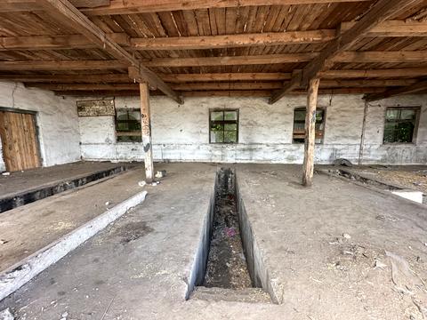 комерційна за адресою Миру, 4