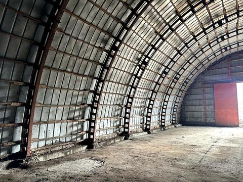 комерційна за адресою Миру, 4