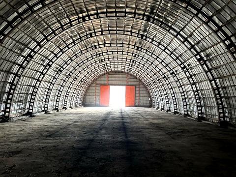 комерційна за адресою Миру, 4