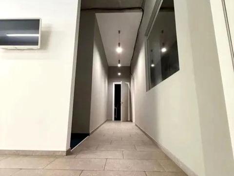 коммерческая по адресу Дмитрия Яворницкого просп. (Карла Маркса), 5