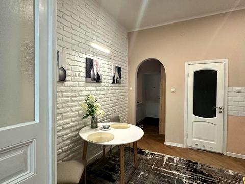 квартира за адресою Дениса Лукіяновича вул., 18