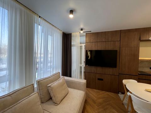 квартира за адресою Київ, Салютна вул., 2к24