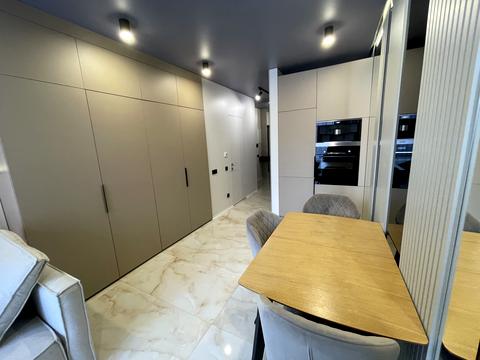 квартира за адресою Салютна вул., 2к20