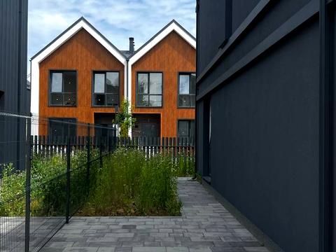 будинок за адресою Приозерна вул., 21