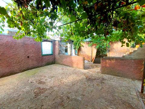 будинок за адресою с. Болгарка, Варненьска, 2