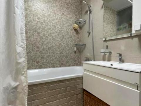 квартира за адресою Валентинівська вул. (Блюхера), 21а