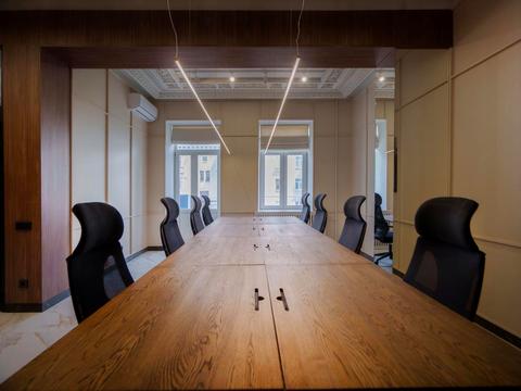 комерційна за адресою Еспланадна вул., 32в