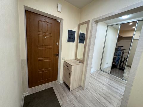 квартира за адресою Анни Ахматової вул., 24