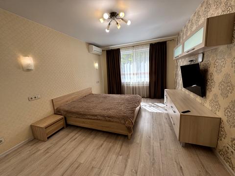 квартира за адресою Анни Ахматової вул., 24