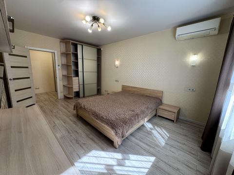 квартира за адресою Анни Ахматової вул., 24