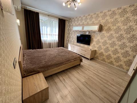 квартира за адресою Анни Ахматової вул., 24