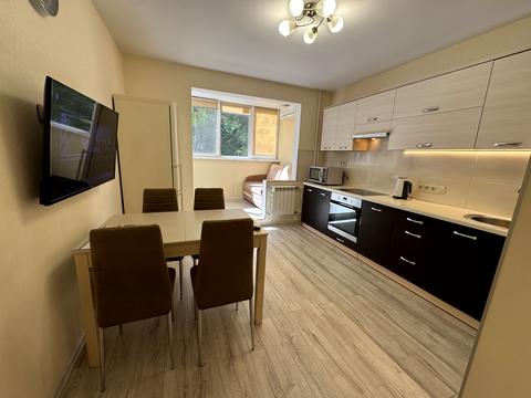 квартира за адресою Анни Ахматової вул., 24