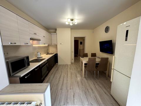 квартира за адресою Анни Ахматової вул., 24