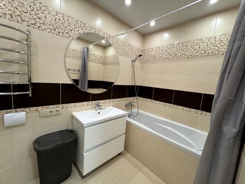 квартира за адресою Анни Ахматової вул., 24