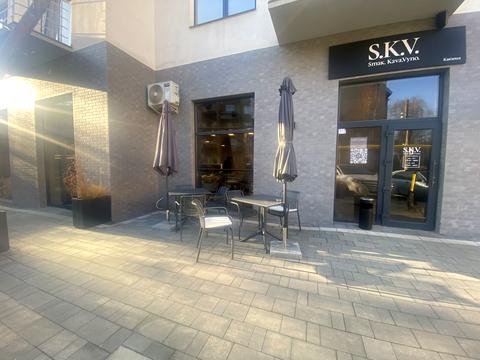 комерційна за адресою Володимирська вул., 75