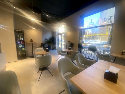 комерційна за адресою Володимирська вул., 75