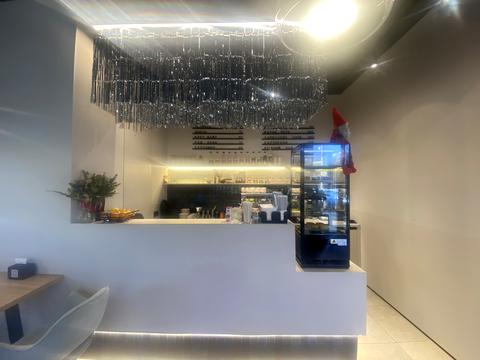 комерційна за адресою Володимирська вул., 75