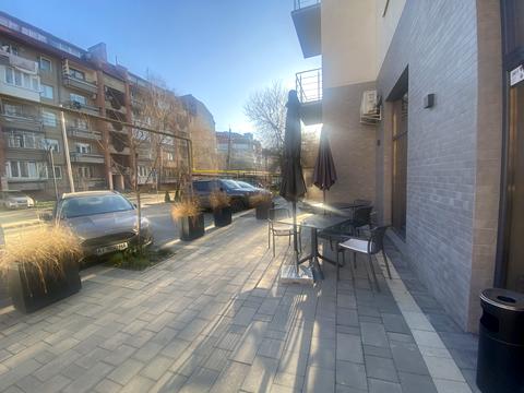 комерційна за адресою Володимирська вул., 75