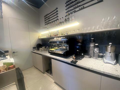 комерційна за адресою Володимирська вул., 75