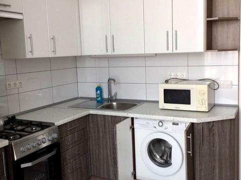 квартира за адресою Писаржевського вул., 8