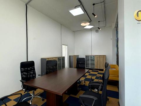 комерційна за адресою Кловський узвіз, 7