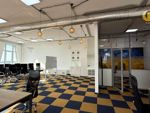 комерційна за адресою Кловський узвіз, 7
