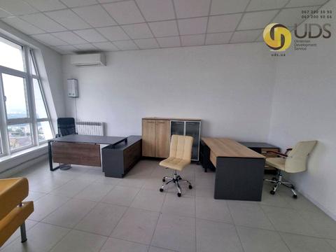 комерційна за адресою Кловський узвіз, 7