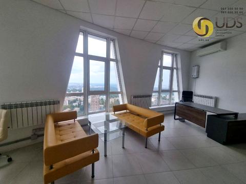 комерційна за адресою Кловський узвіз, 7