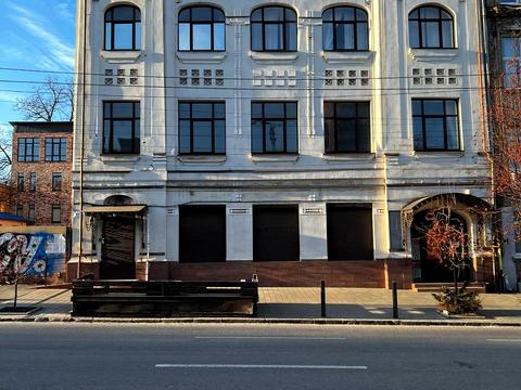 комерційна за адресою Січових Стрільців, 4