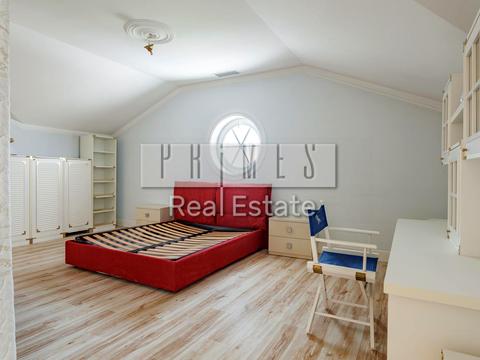 будинок за адресою с. Гатне, Абрикосова вул.