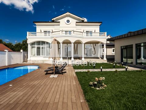 будинок за адресою с. Гатне, Абрикосова вул.