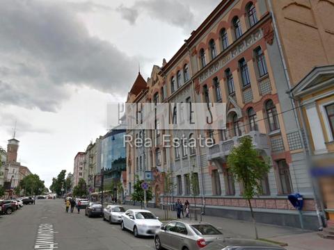 комерційна за адресою Київ, Володимирська вул., 10