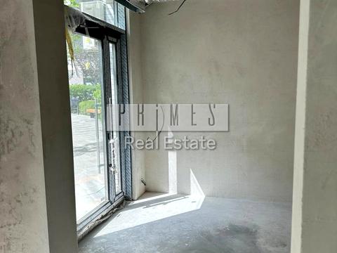 комерційна за адресою Салютна вул., 2б