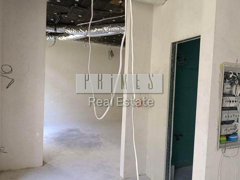 комерційна за адресою Салютна вул., 2б