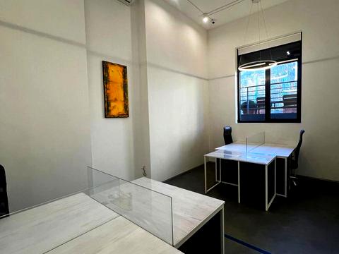 коммерческая по адресу Леся Курбаса просп., 2/13