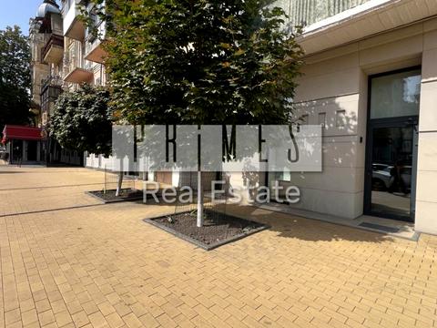 комерційна за адресою Андріївська вул., 11