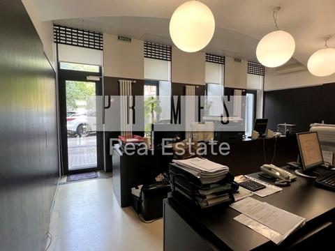 комерційна за адресою Андріївська вул., 11