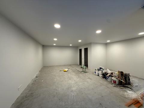 комерційна за адресою Драгоманова вул., 20