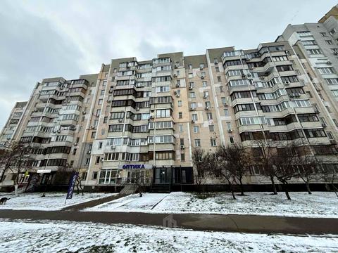 комерційна за адресою Драгоманова вул., 20