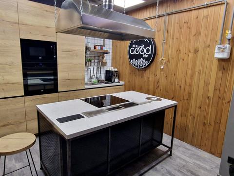 комерційна за адресою Борисо-Глібська вул. (Ватутіна), 79