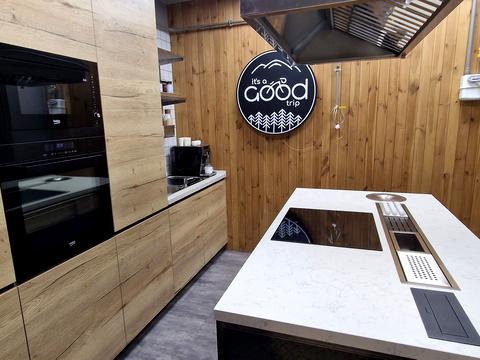 комерційна за адресою Борисо-Глібська вул. (Ватутіна), 79