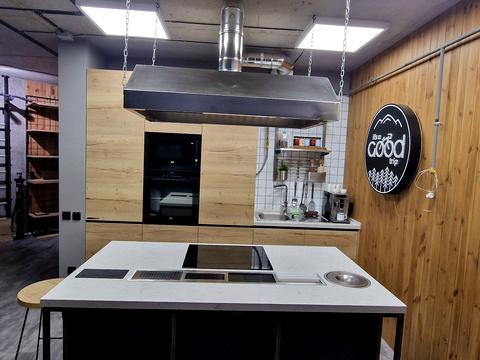 комерційна за адресою Борисо-Глібська вул. (Ватутіна), 79