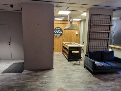 комерційна за адресою Борисо-Глібська вул. (Ватутіна), 79