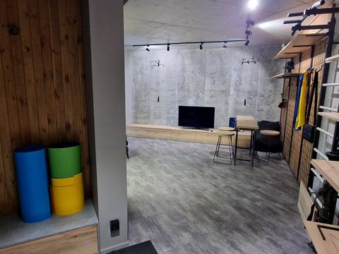 комерційна за адресою Борисо-Глібська вул. (Ватутіна), 79